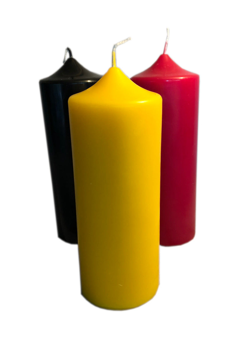 3 gekleurde kaarsen rond