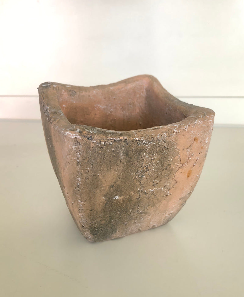 Cloudy pot*